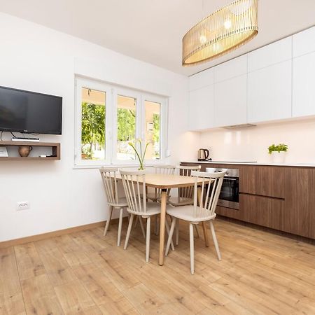 Boutique Apartment Мали-Лошинь Экстерьер фото